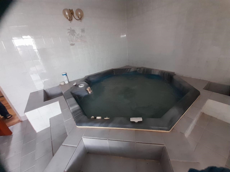 4 Bedroom Property for Sale in Brackenhurst Gauteng