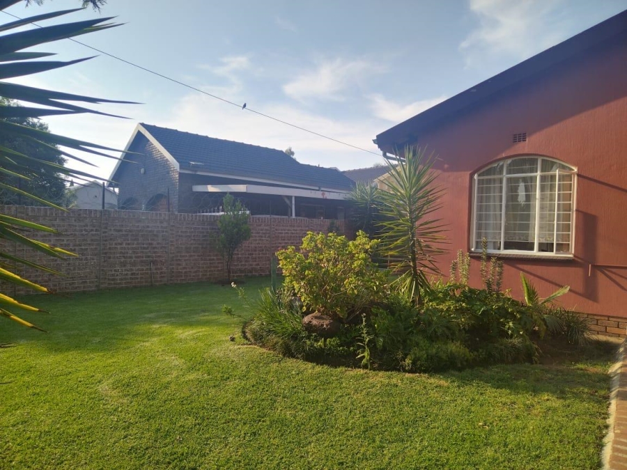 4 Bedroom Property for Sale in Brackenhurst Gauteng