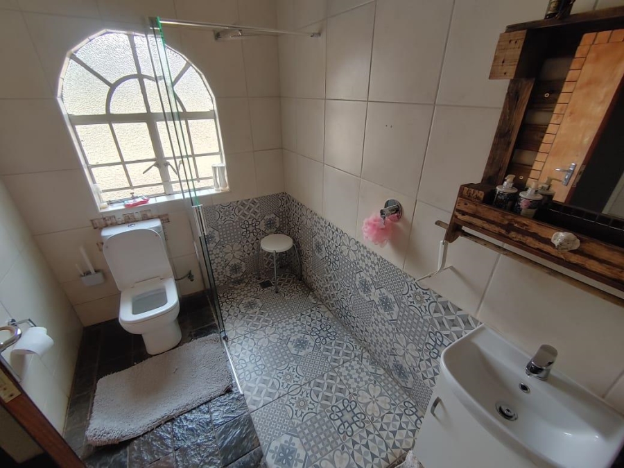 13 Bedroom Property for Sale in Glen Donald A H Gauteng