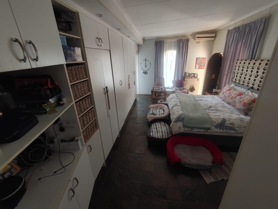 13 Bedroom Property for Sale in Glen Donald A H Gauteng