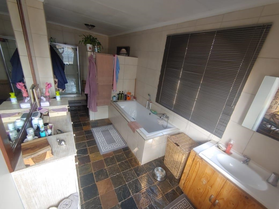 13 Bedroom Property for Sale in Glen Donald A H Gauteng