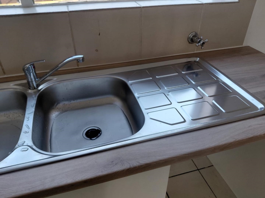 2 Bedroom Property for Sale in Bardene Gauteng