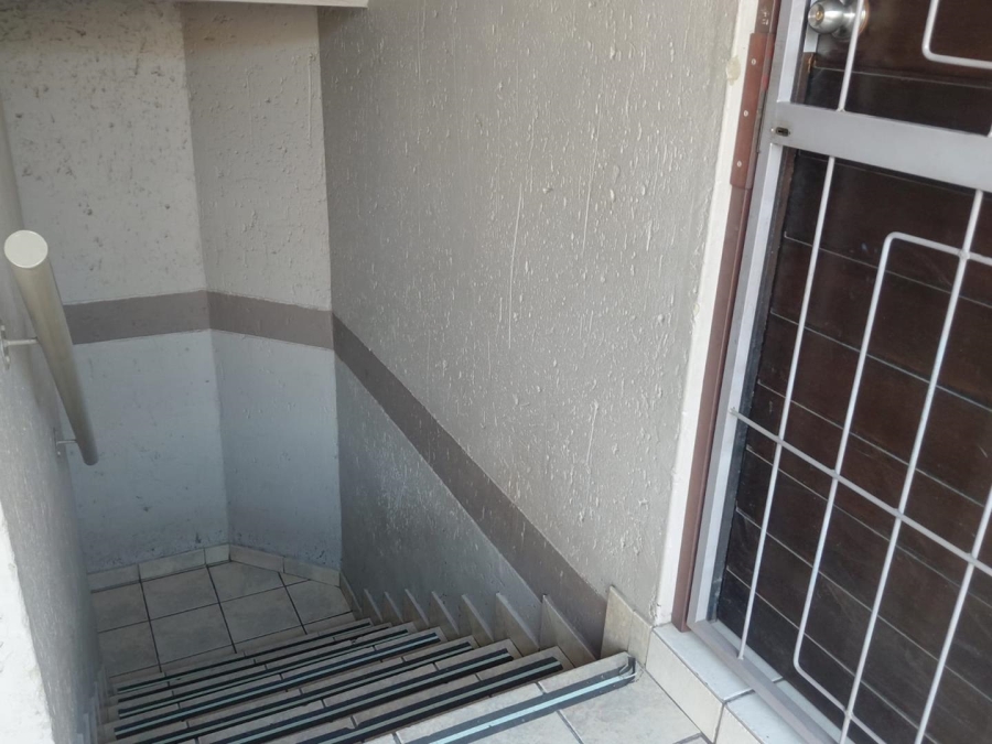 2 Bedroom Property for Sale in Bardene Gauteng