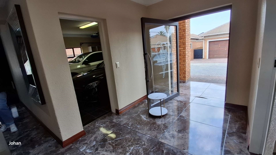 3 Bedroom Property for Sale in New Market Gauteng