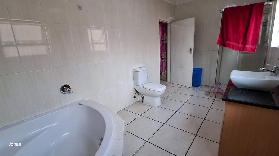 3 Bedroom Property for Sale in New Market Gauteng