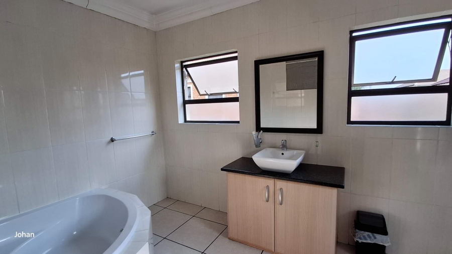 3 Bedroom Property for Sale in New Market Gauteng