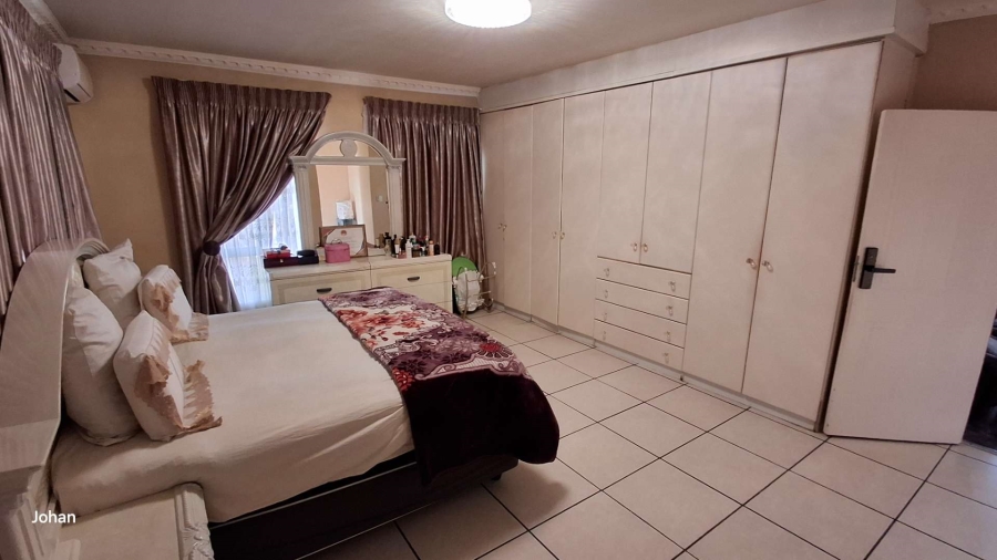 3 Bedroom Property for Sale in New Market Gauteng