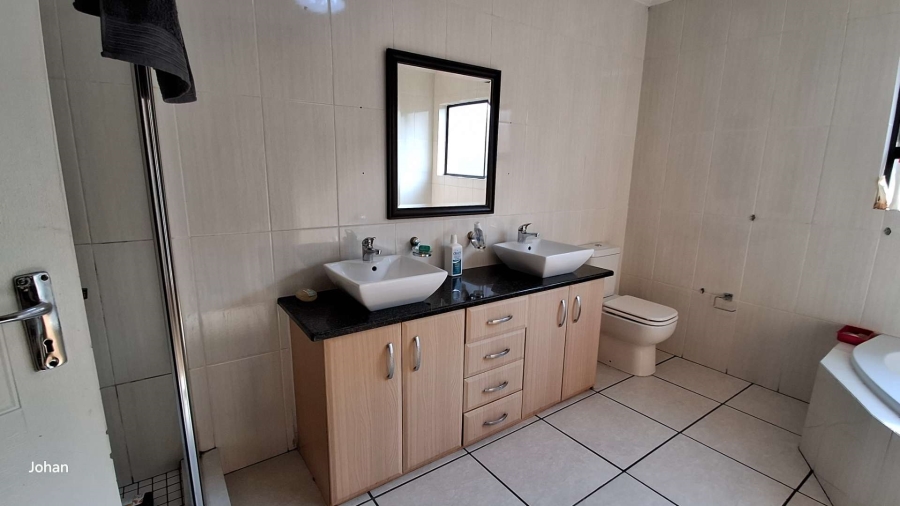 3 Bedroom Property for Sale in New Market Gauteng