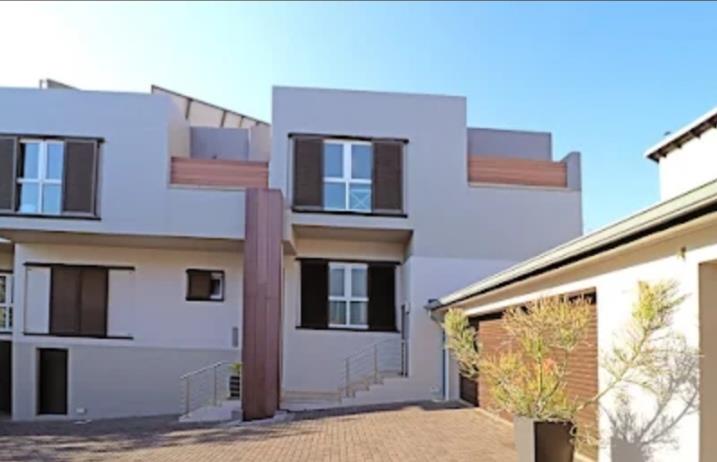 3 Bedroom Property for Sale in Bryanston Gauteng
