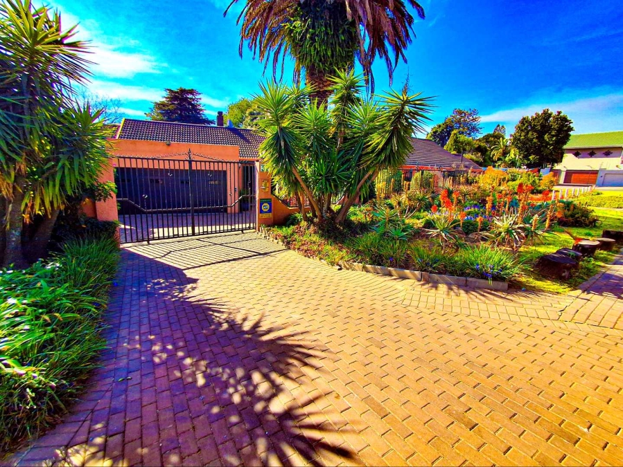 3 Bedroom Property for Sale in Gallo Manor Gauteng
