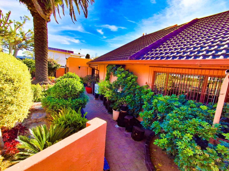 3 Bedroom Property for Sale in Gallo Manor Gauteng