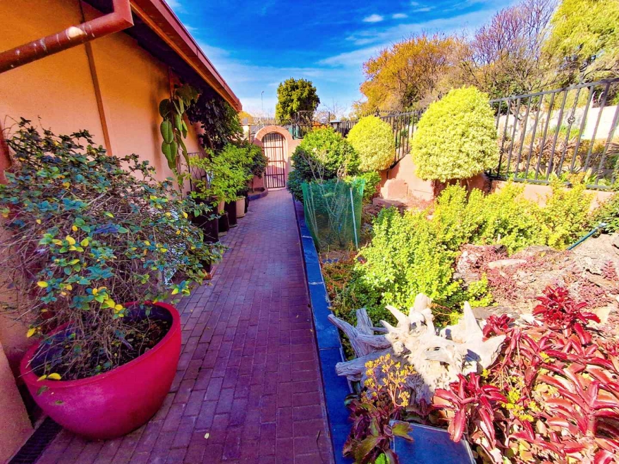 3 Bedroom Property for Sale in Gallo Manor Gauteng
