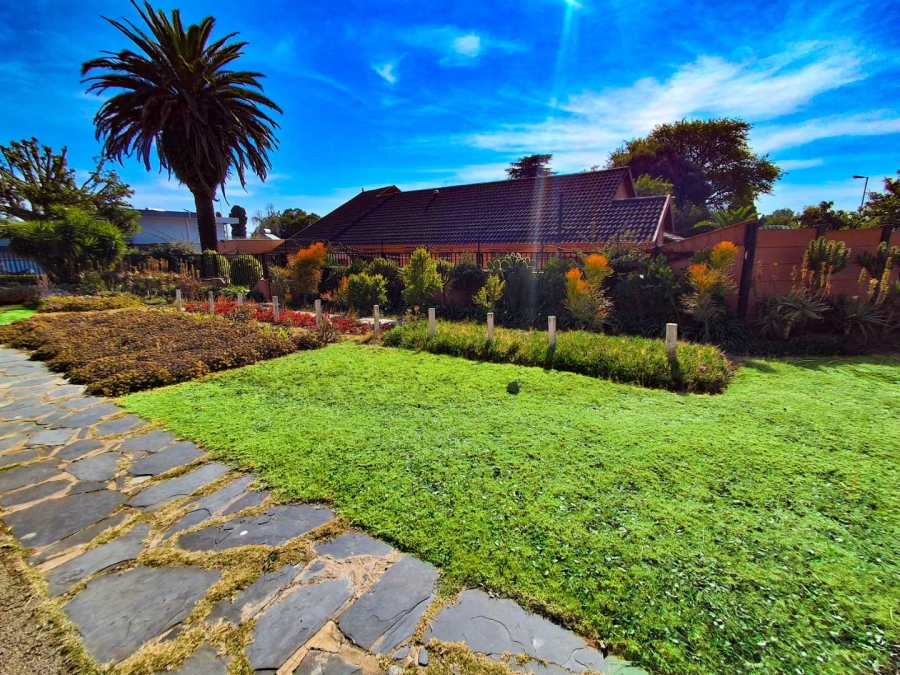 3 Bedroom Property for Sale in Gallo Manor Gauteng