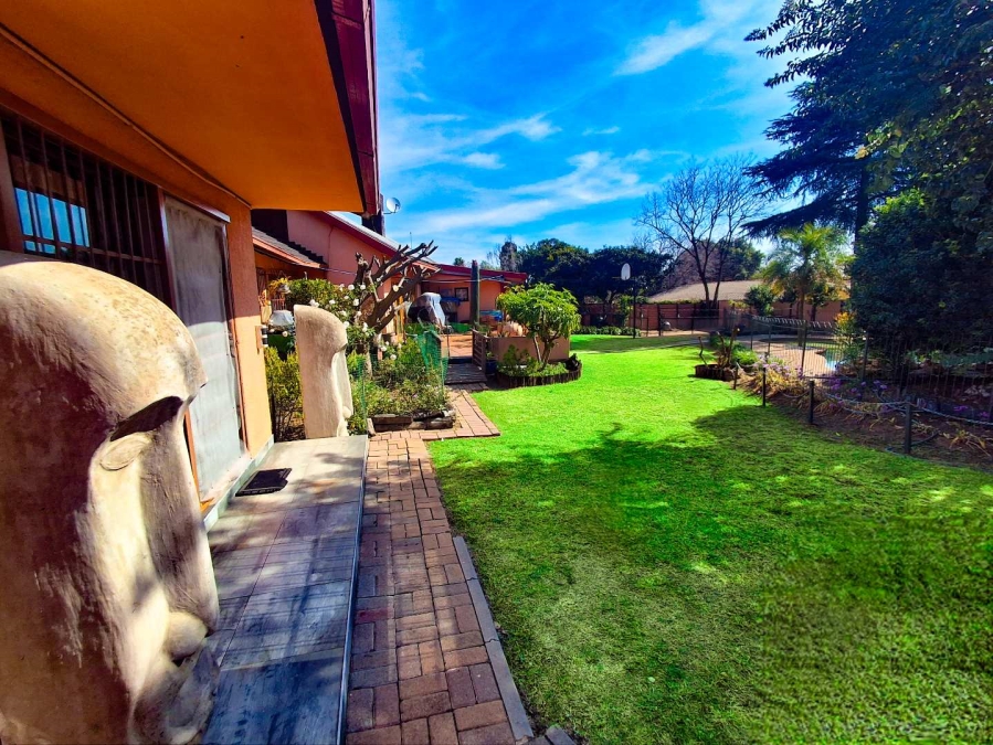 3 Bedroom Property for Sale in Gallo Manor Gauteng