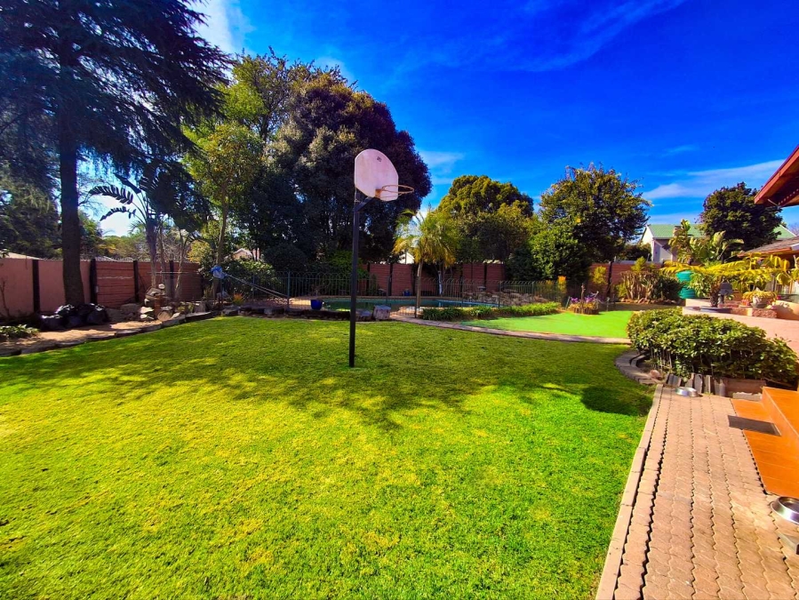 3 Bedroom Property for Sale in Gallo Manor Gauteng