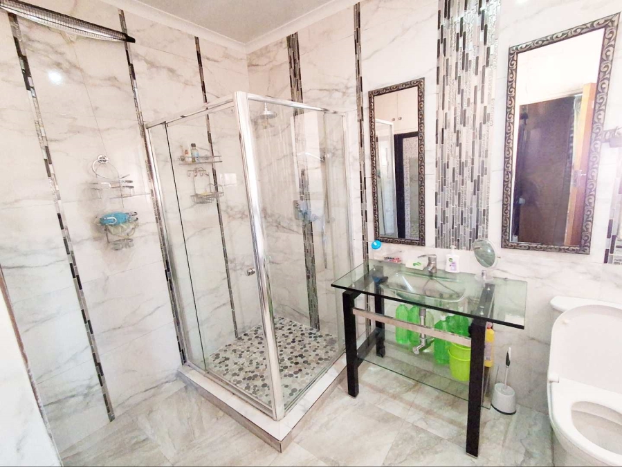 3 Bedroom Property for Sale in Gallo Manor Gauteng