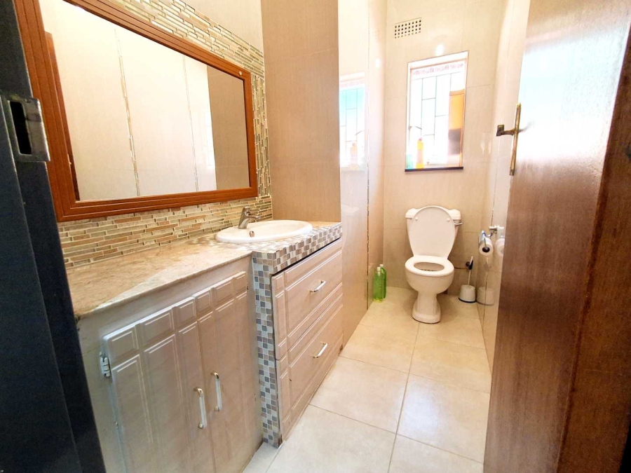 3 Bedroom Property for Sale in Gallo Manor Gauteng