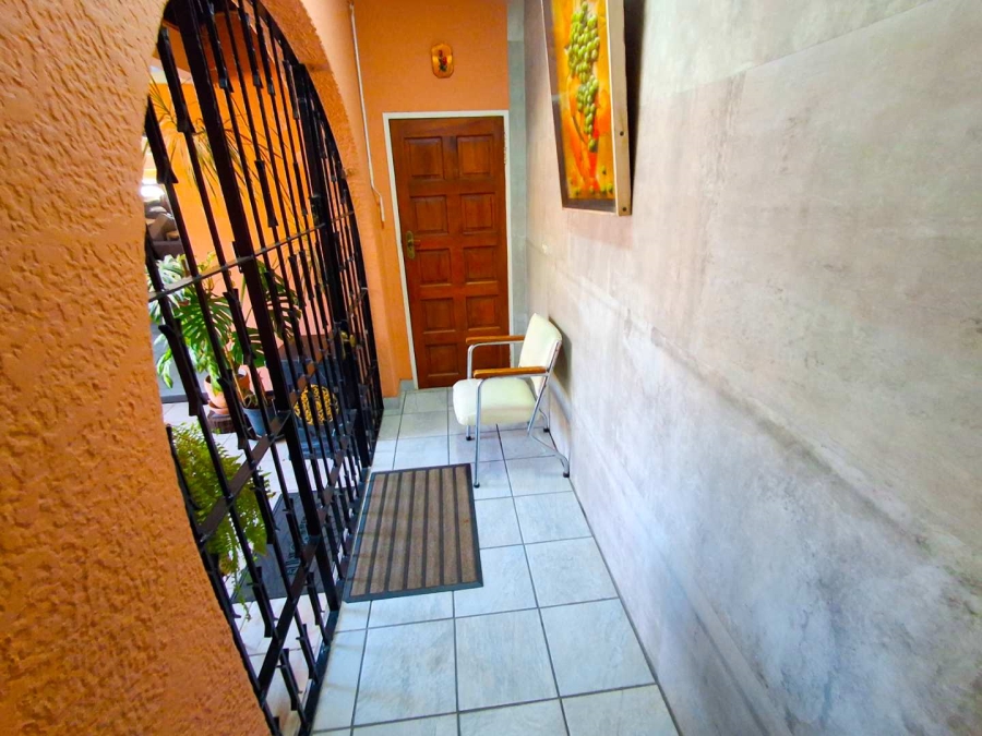 3 Bedroom Property for Sale in Gallo Manor Gauteng