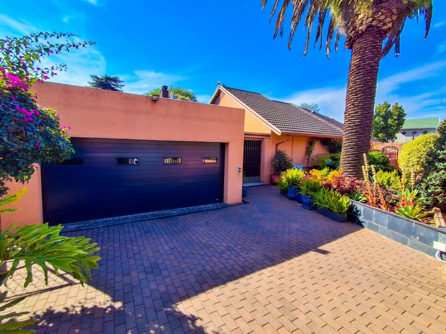 3 Bedroom Property for Sale in Gallo Manor Gauteng