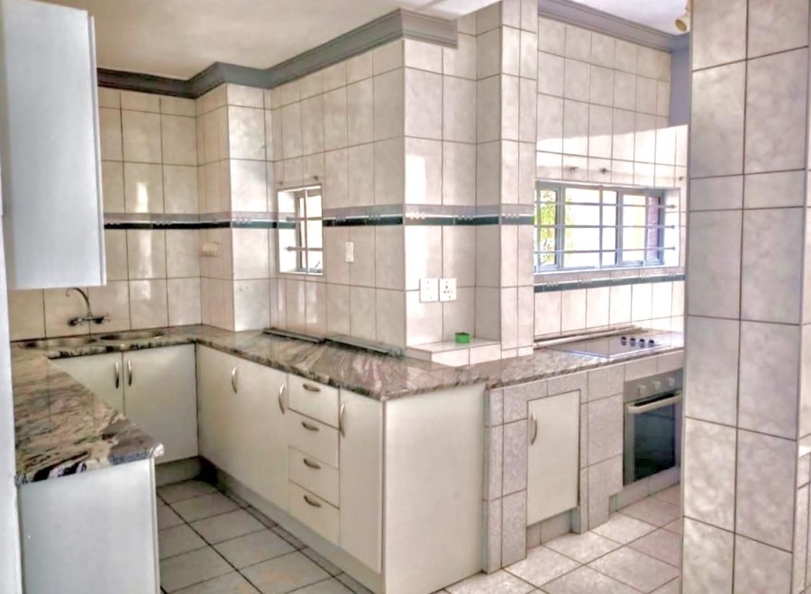 To Let 3 Bedroom Property for Rent in Groenkloof Gauteng
