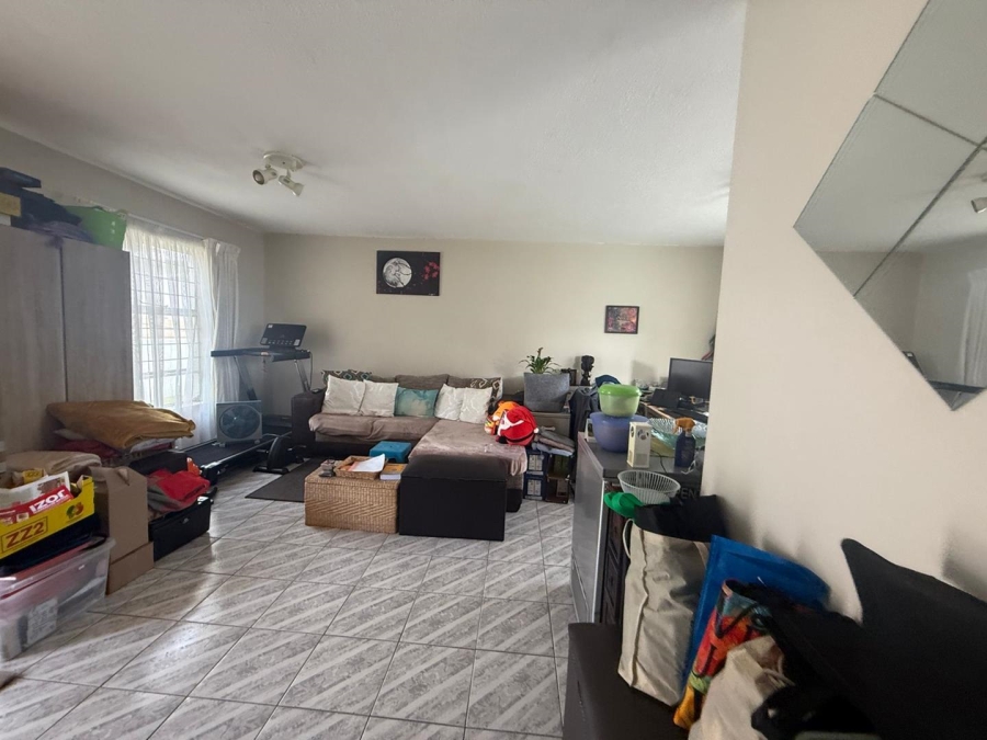 To Let 2 Bedroom Property for Rent in Weltevreden Park Gauteng
