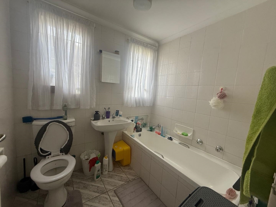 To Let 2 Bedroom Property for Rent in Weltevreden Park Gauteng
