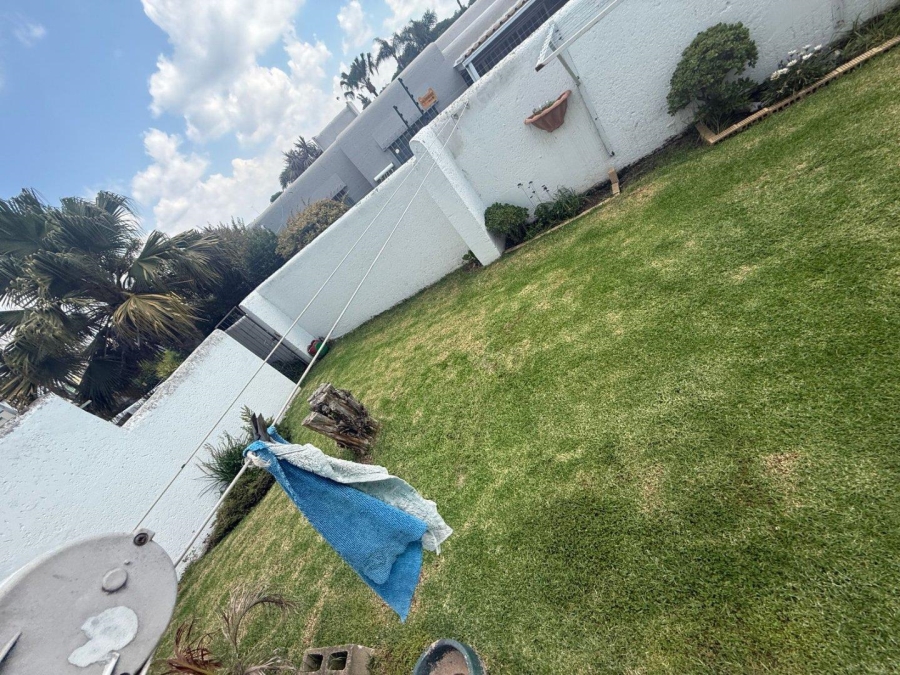 To Let 2 Bedroom Property for Rent in Weltevreden Park Gauteng