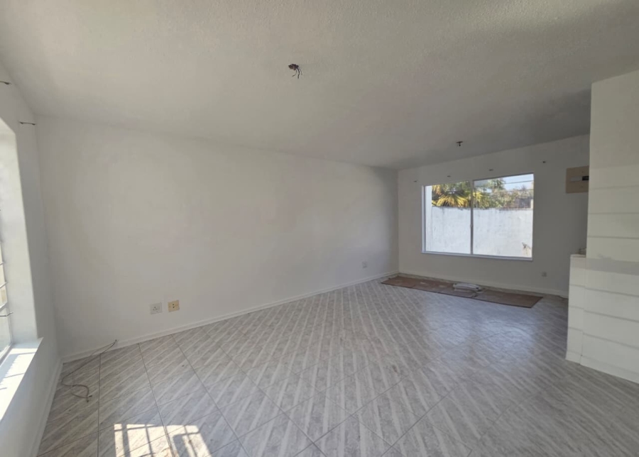 To Let 2 Bedroom Property for Rent in Weltevreden Park Gauteng