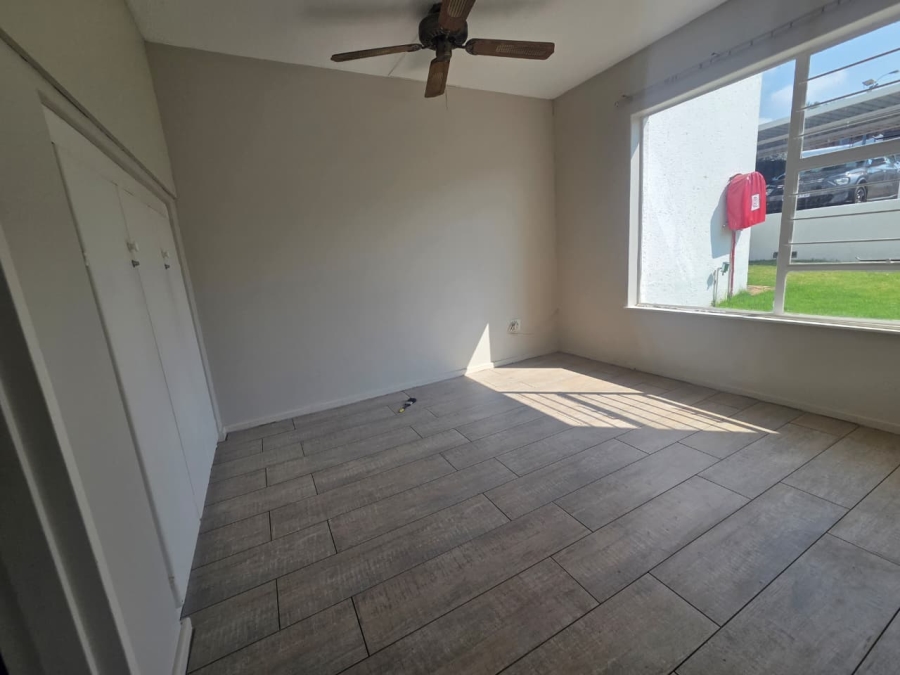To Let 2 Bedroom Property for Rent in Weltevreden Park Gauteng