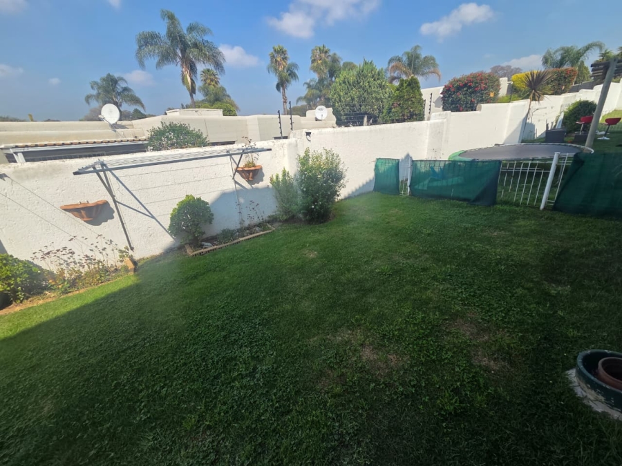 To Let 2 Bedroom Property for Rent in Weltevreden Park Gauteng