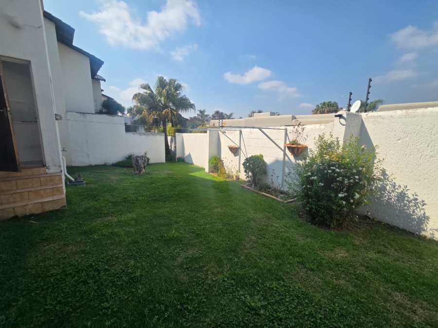 To Let 2 Bedroom Property for Rent in Weltevreden Park Gauteng