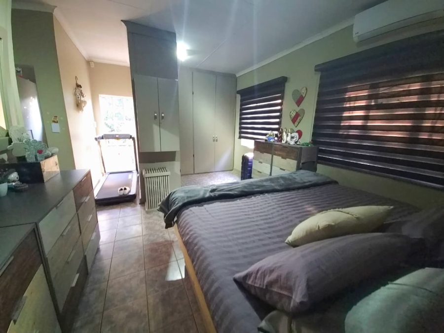 4 Bedroom Property for Sale in Rietondale Gauteng