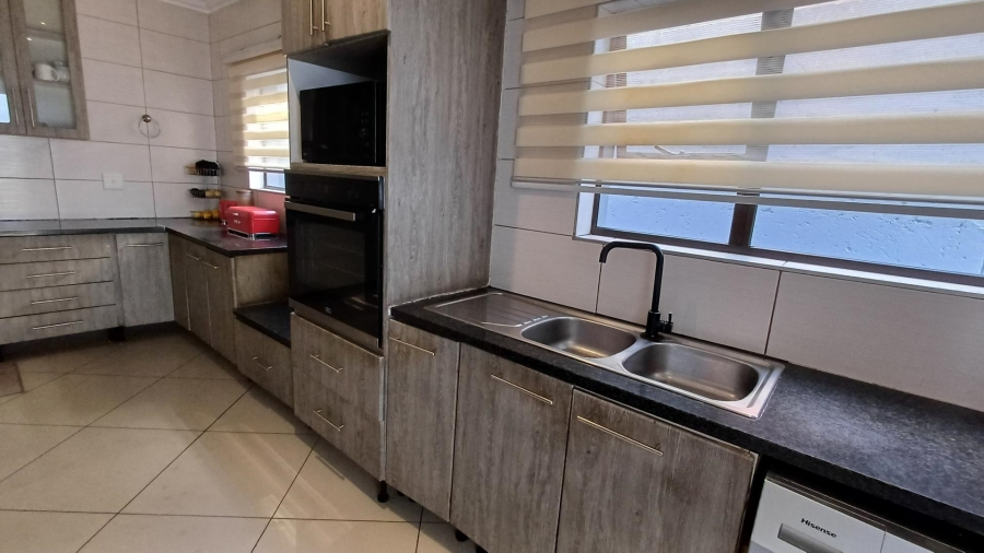 4 Bedroom Property for Sale in South Crest Gauteng