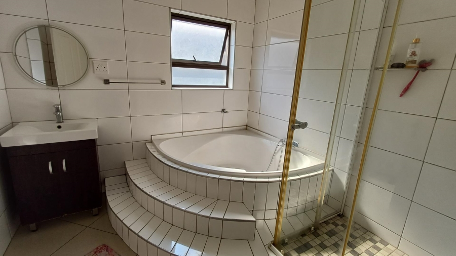 4 Bedroom Property for Sale in South Crest Gauteng