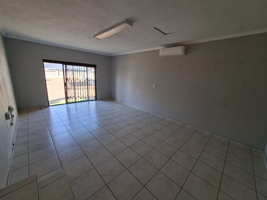 To Let Commercial Property for Rent in Ruimsig Gauteng