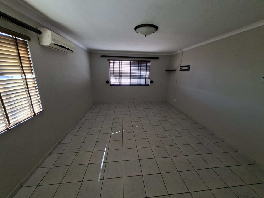 To Let Commercial Property for Rent in Ruimsig Gauteng