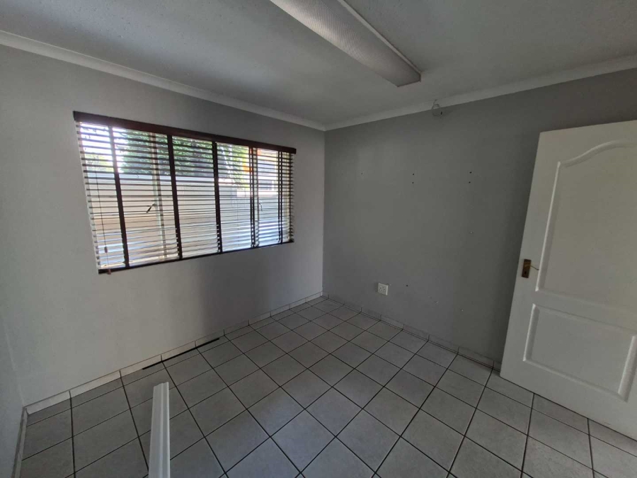 To Let Commercial Property for Rent in Ruimsig Gauteng