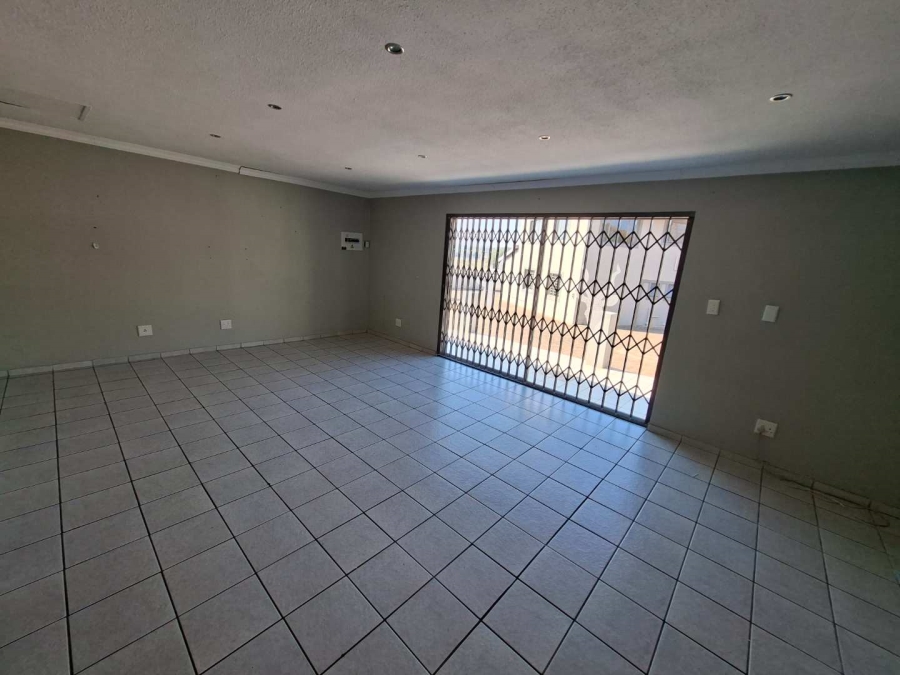To Let Commercial Property for Rent in Ruimsig Gauteng