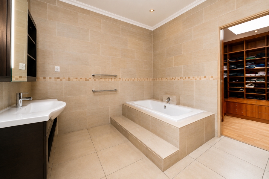 4 Bedroom Property for Sale in Glenvista Gauteng