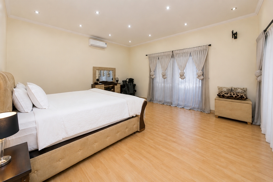 4 Bedroom Property for Sale in Glenvista Gauteng