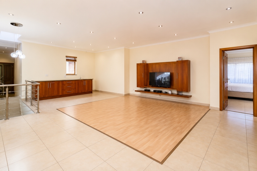 4 Bedroom Property for Sale in Glenvista Gauteng