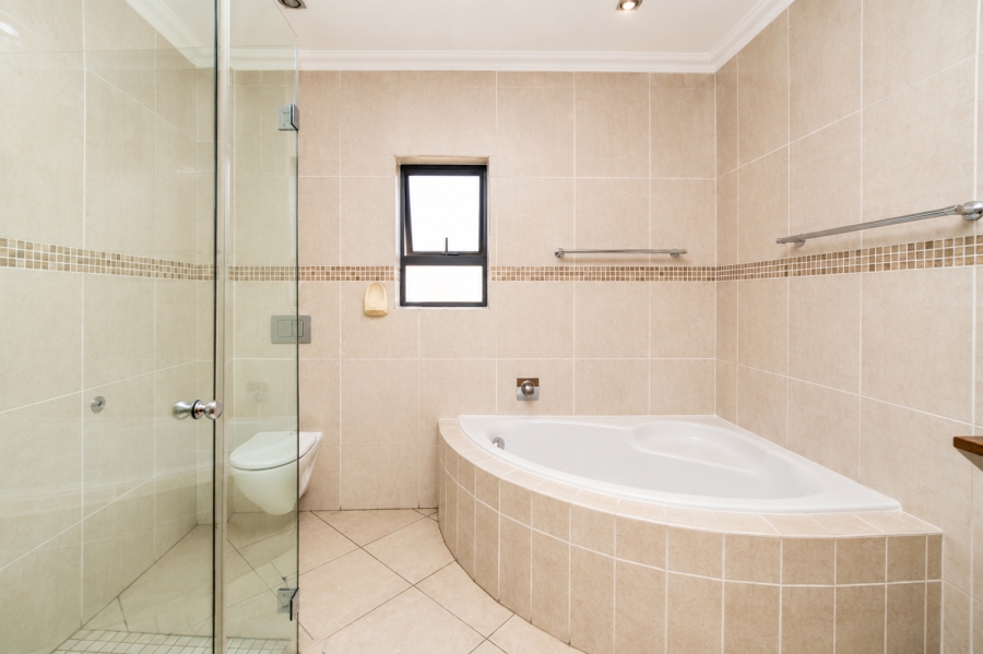 4 Bedroom Property for Sale in Glenvista Gauteng