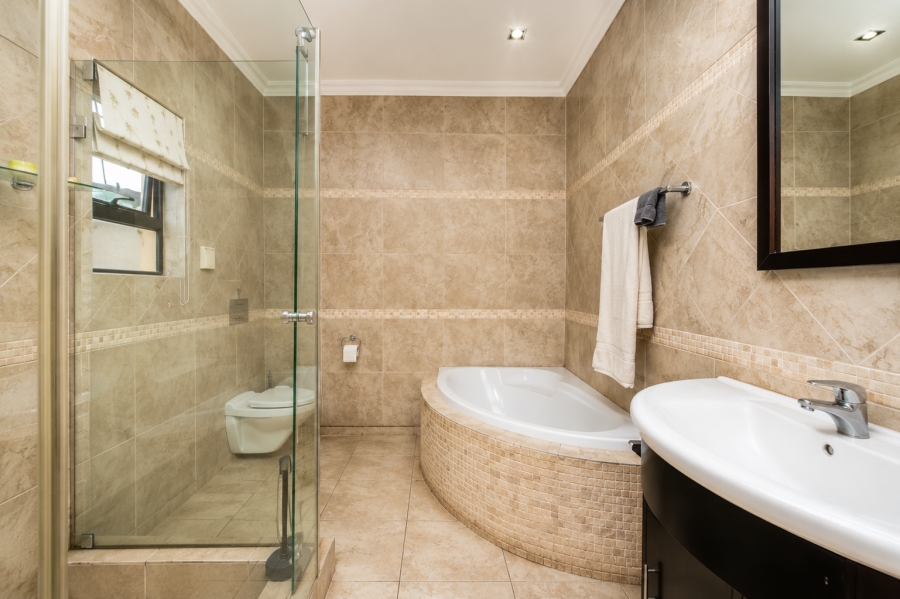 4 Bedroom Property for Sale in Glenvista Gauteng