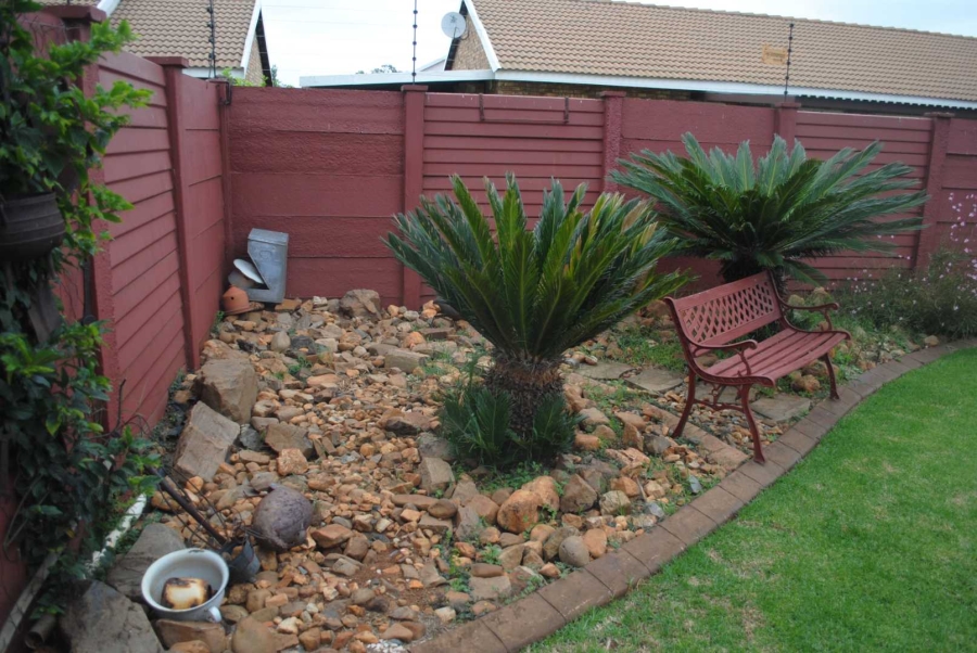 3 Bedroom Property for Sale in Kookrus Gauteng