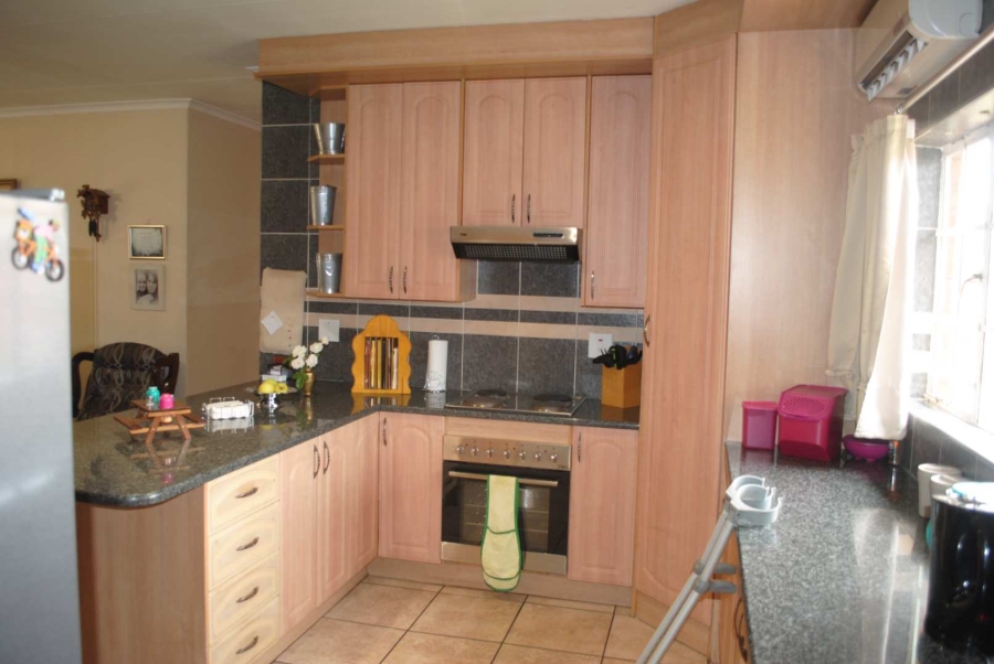 3 Bedroom Property for Sale in Kookrus Gauteng