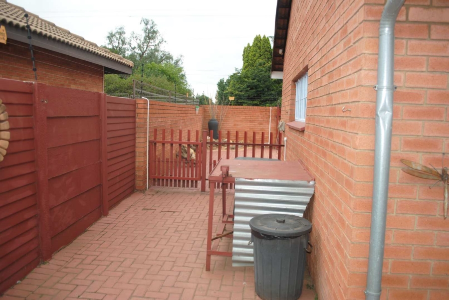 3 Bedroom Property for Sale in Kookrus Gauteng