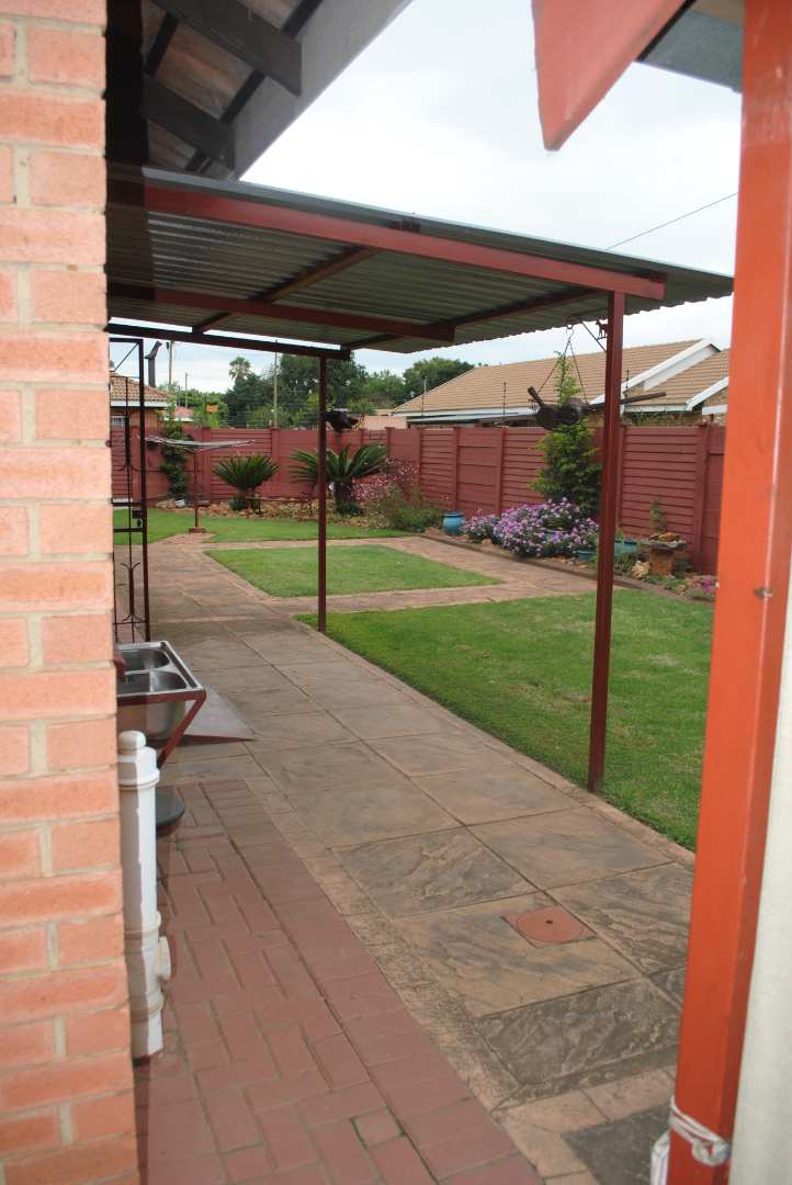 3 Bedroom Property for Sale in Kookrus Gauteng