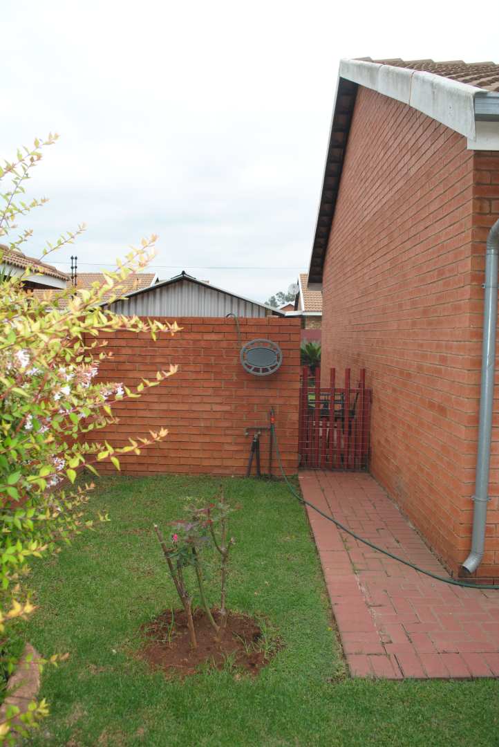 3 Bedroom Property for Sale in Kookrus Gauteng