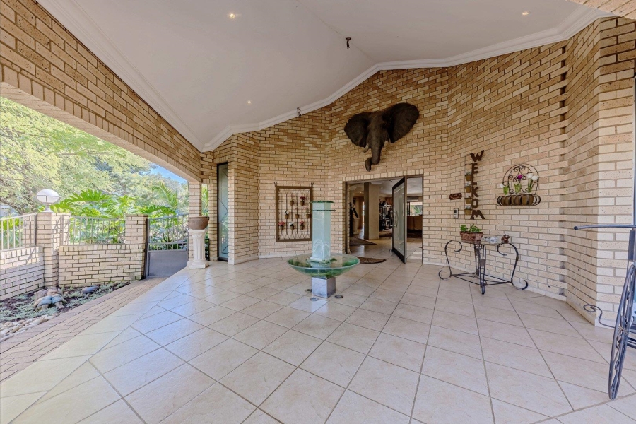 5 Bedroom Property for Sale in Featherbrooke Estate Gauteng