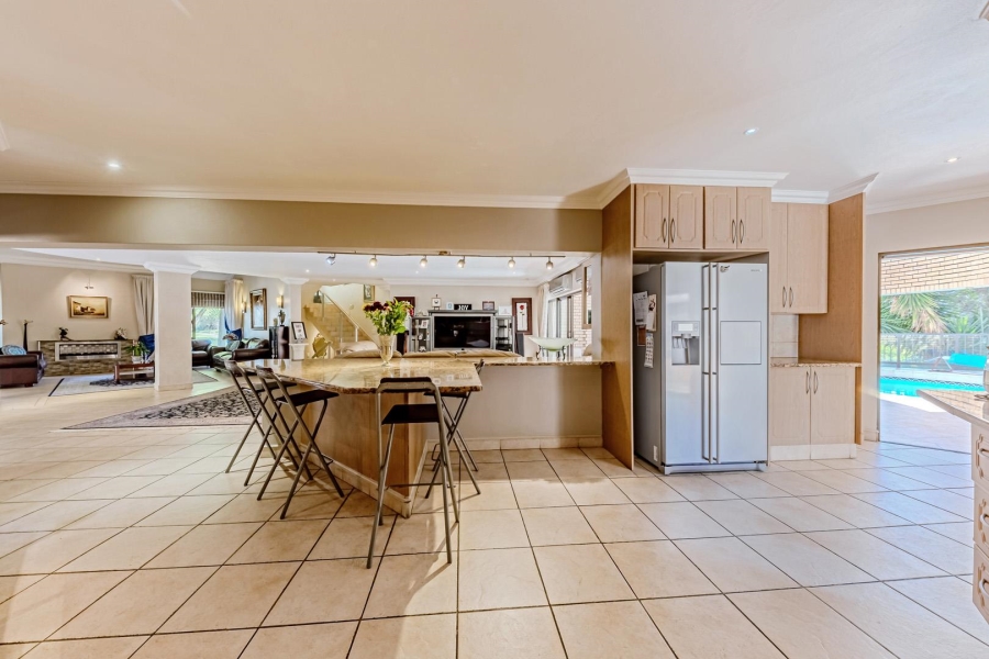 5 Bedroom Property for Sale in Featherbrooke Estate Gauteng
